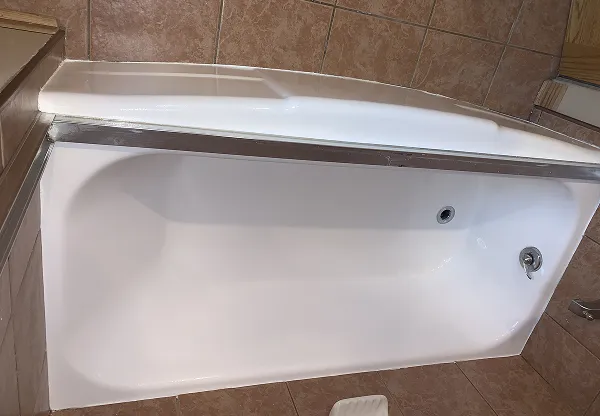 Refinished bathtub  in Milton, GA – clean, glossy surface after professional refinishing and restoration